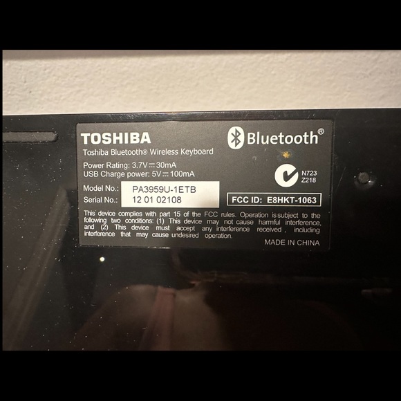 Toshiba Wireless Keyboard - Picture 4 of 6